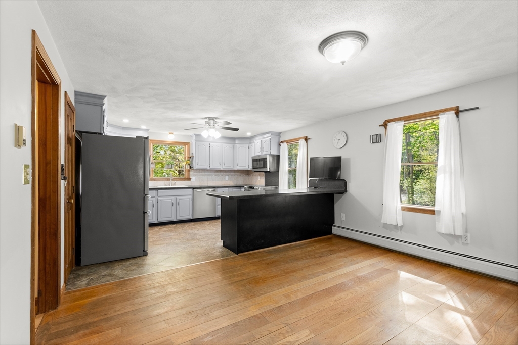 7 Byfield Rd, Groveland, MA Photo #14