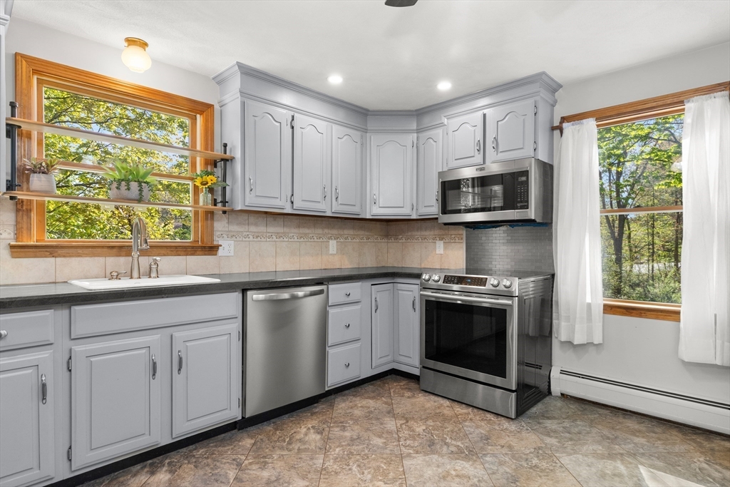 7 Byfield Rd, Groveland, MA Photo #12