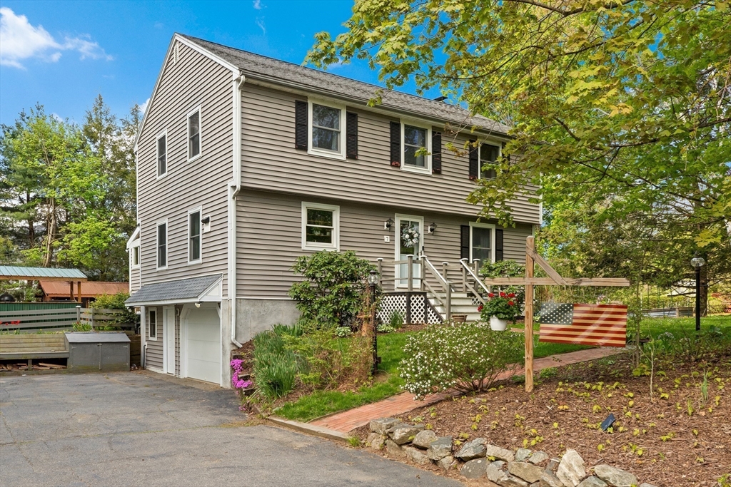 Photo: 7 Byfield Rd, Groveland, MA