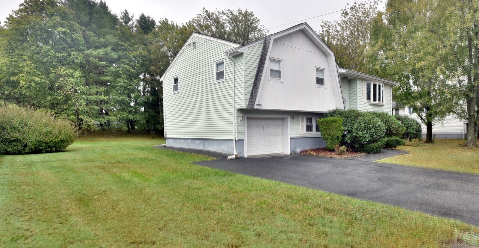 18 Delorenzo Dr, Randolph, MA Photo #2