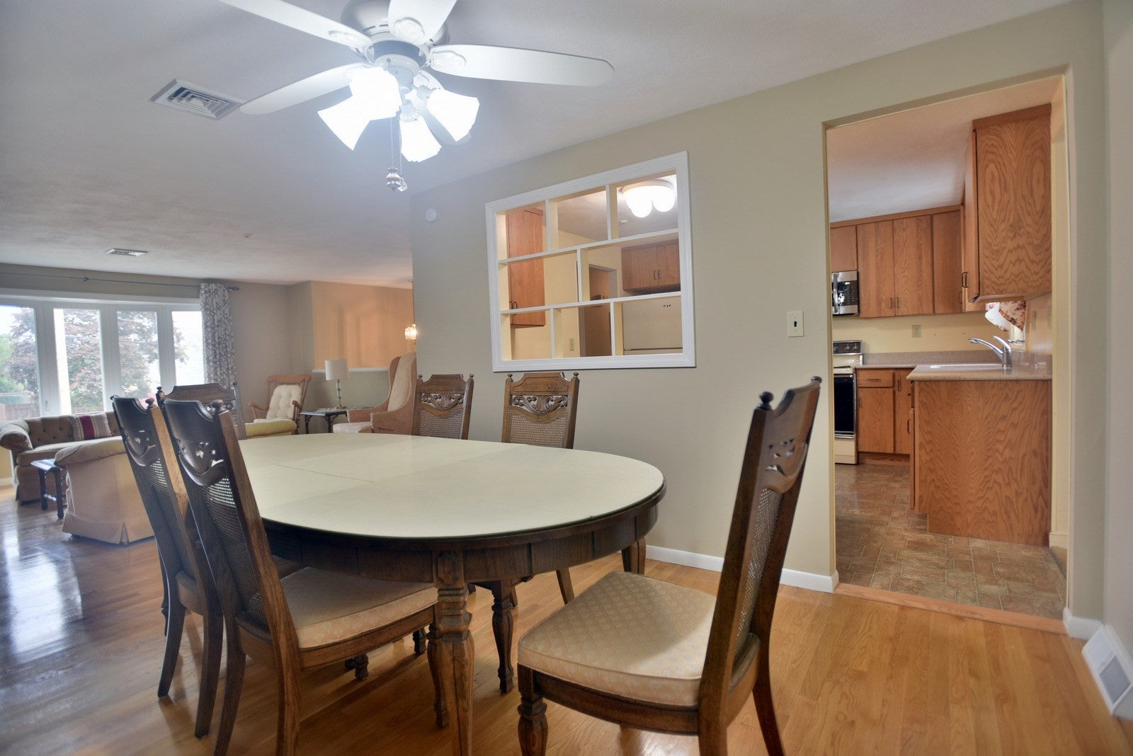 18 Delorenzo Dr, Randolph, MA Photo #12