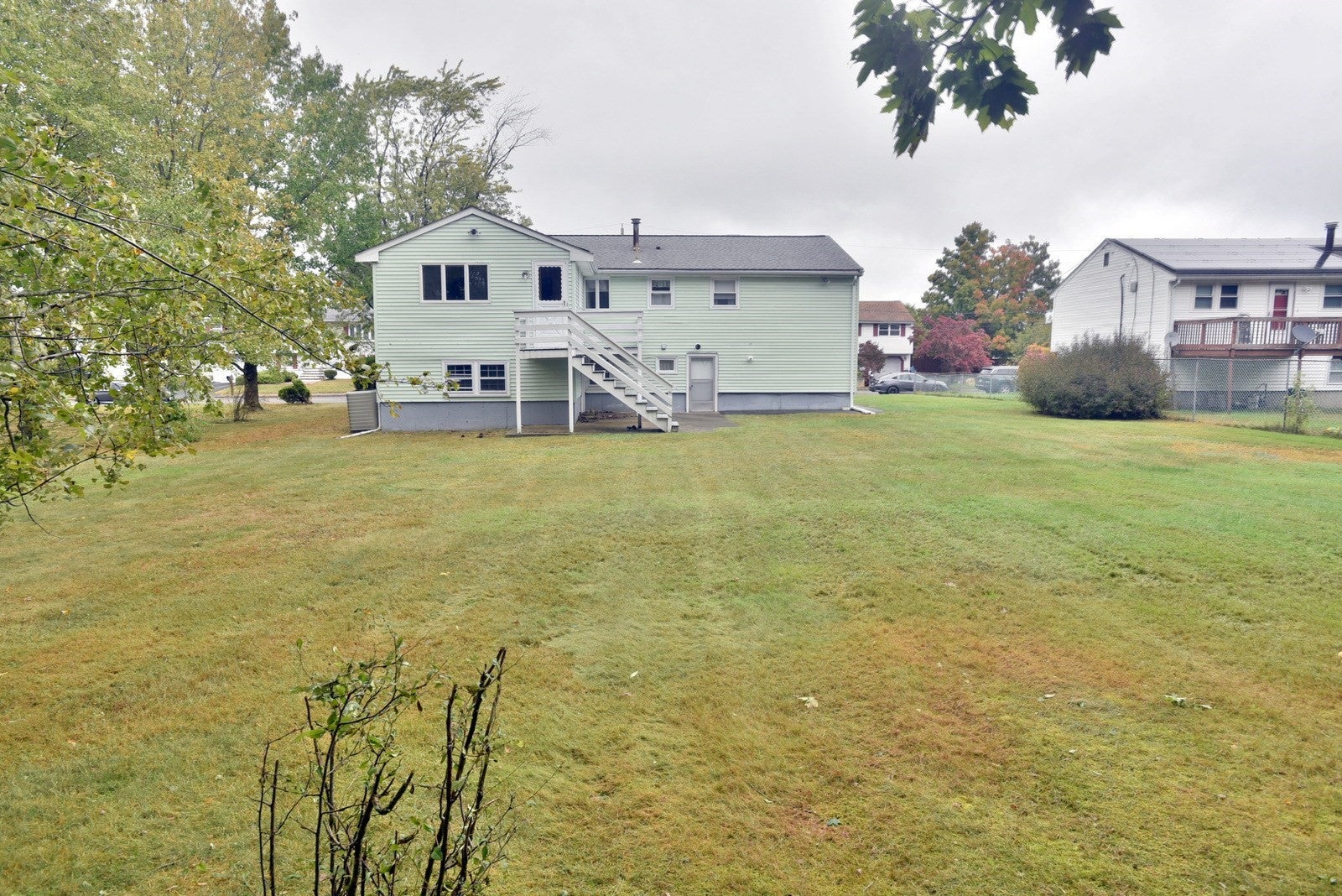 18 Delorenzo Dr, Randolph, MA Photo #4