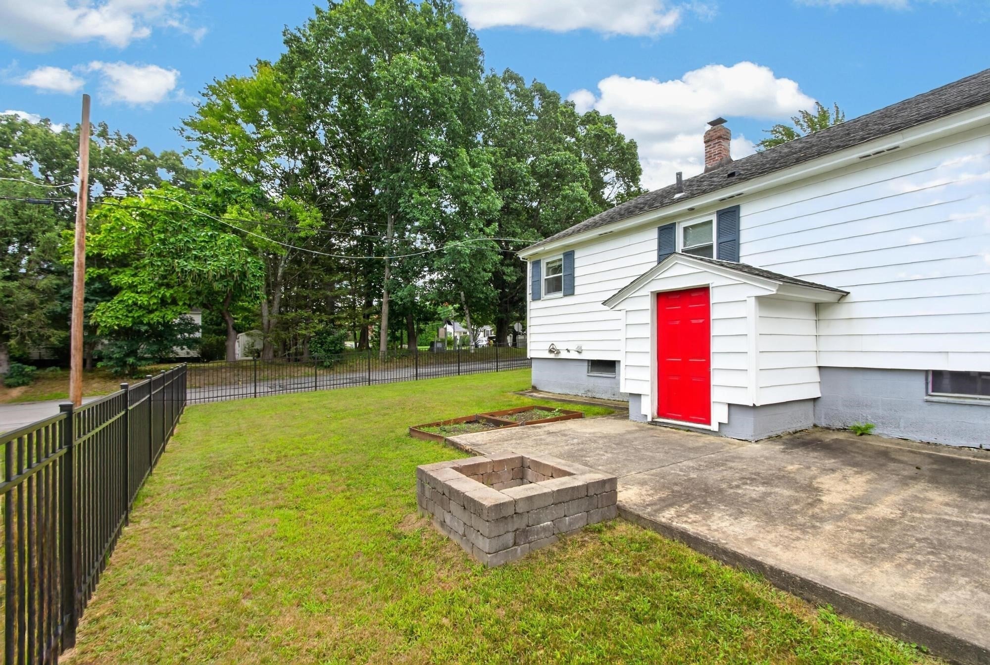 93 York Ave, Fitchburg, MA Photo #18