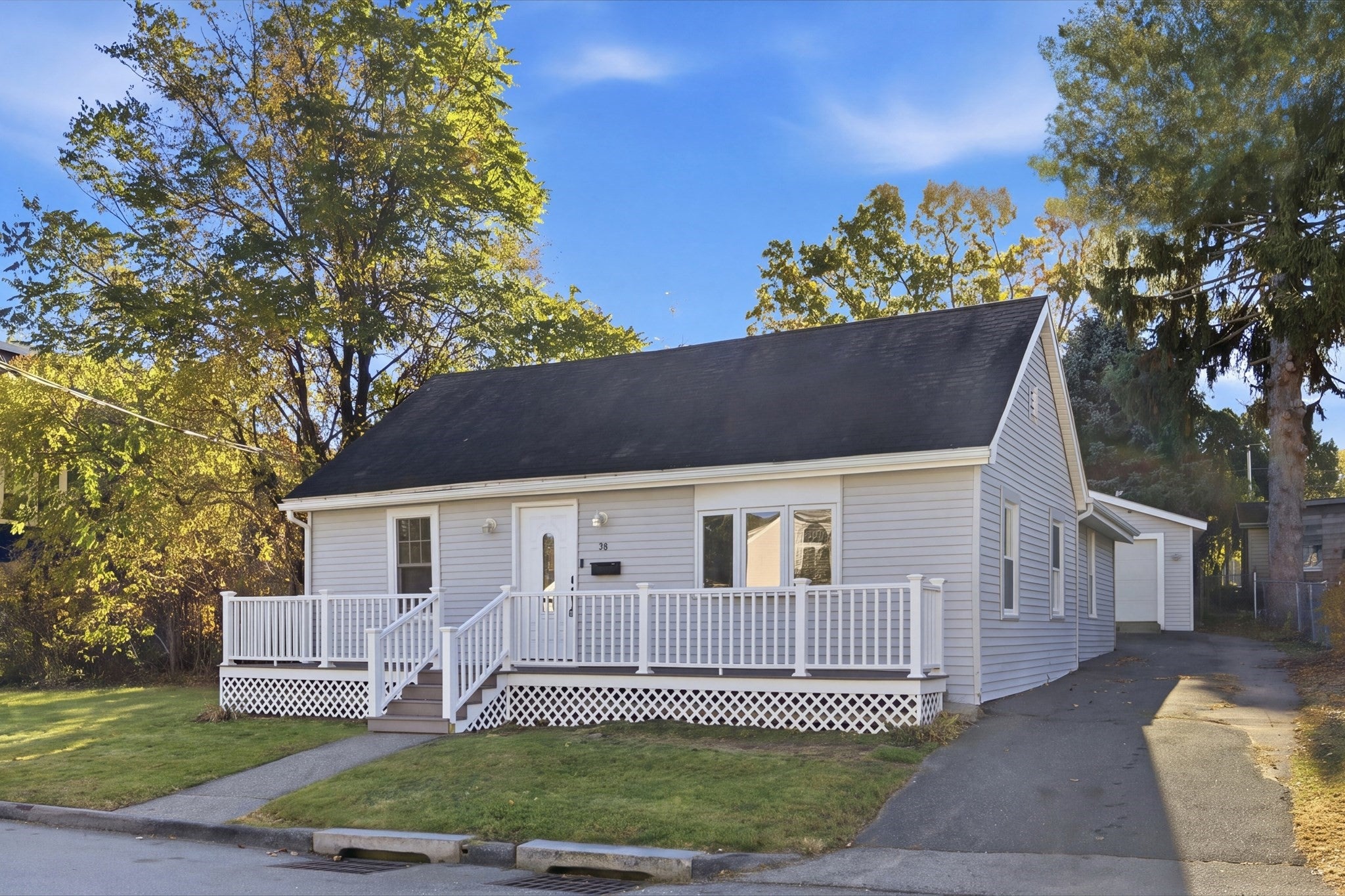 58 Glezen St, Worcester, MA Photo #2