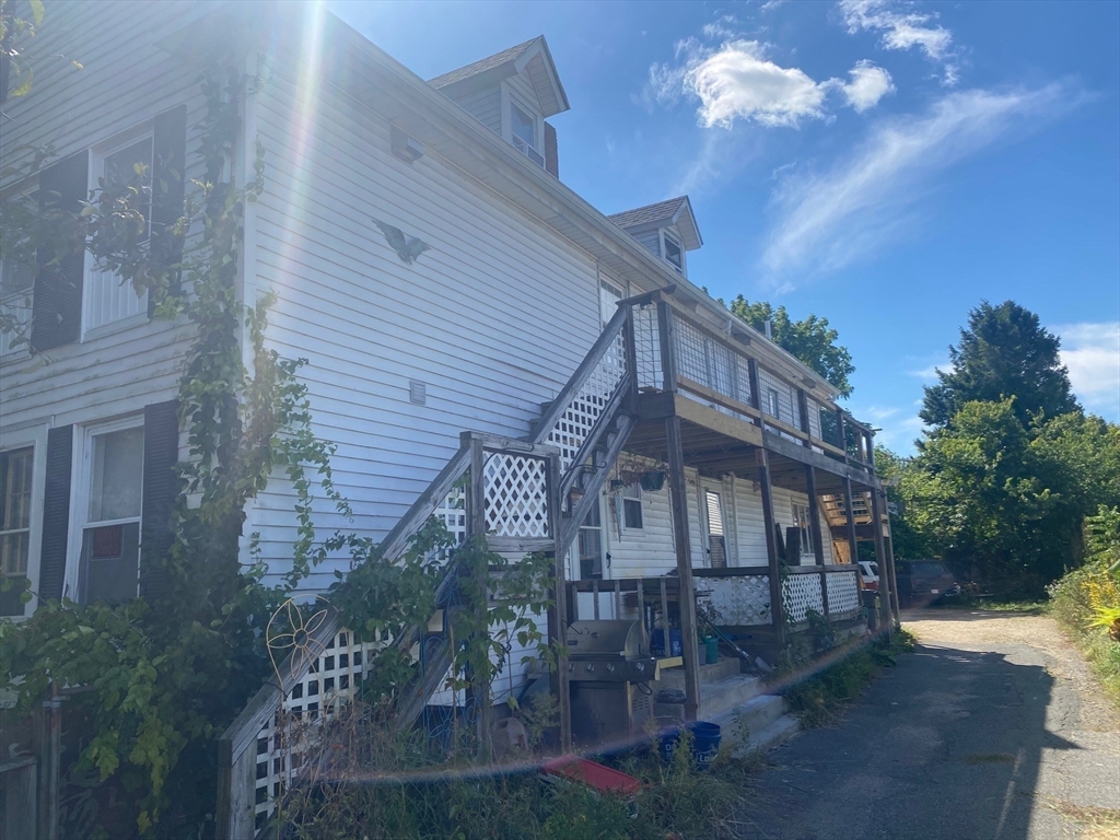 60 Pulaski St