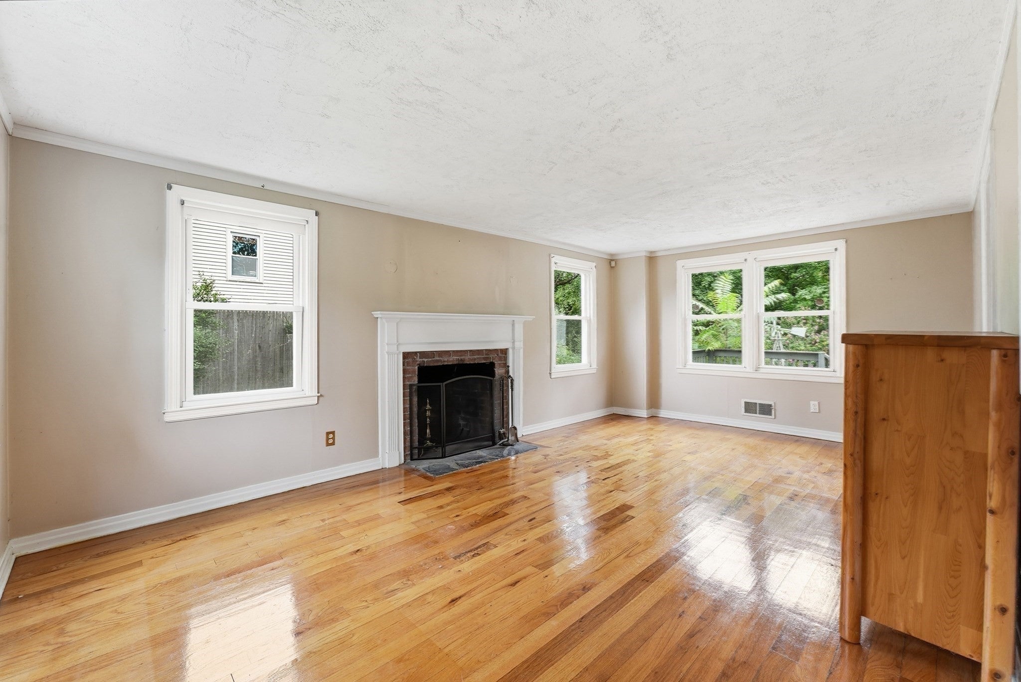 76 Fenway Dr, Springfield, MA Photo #16