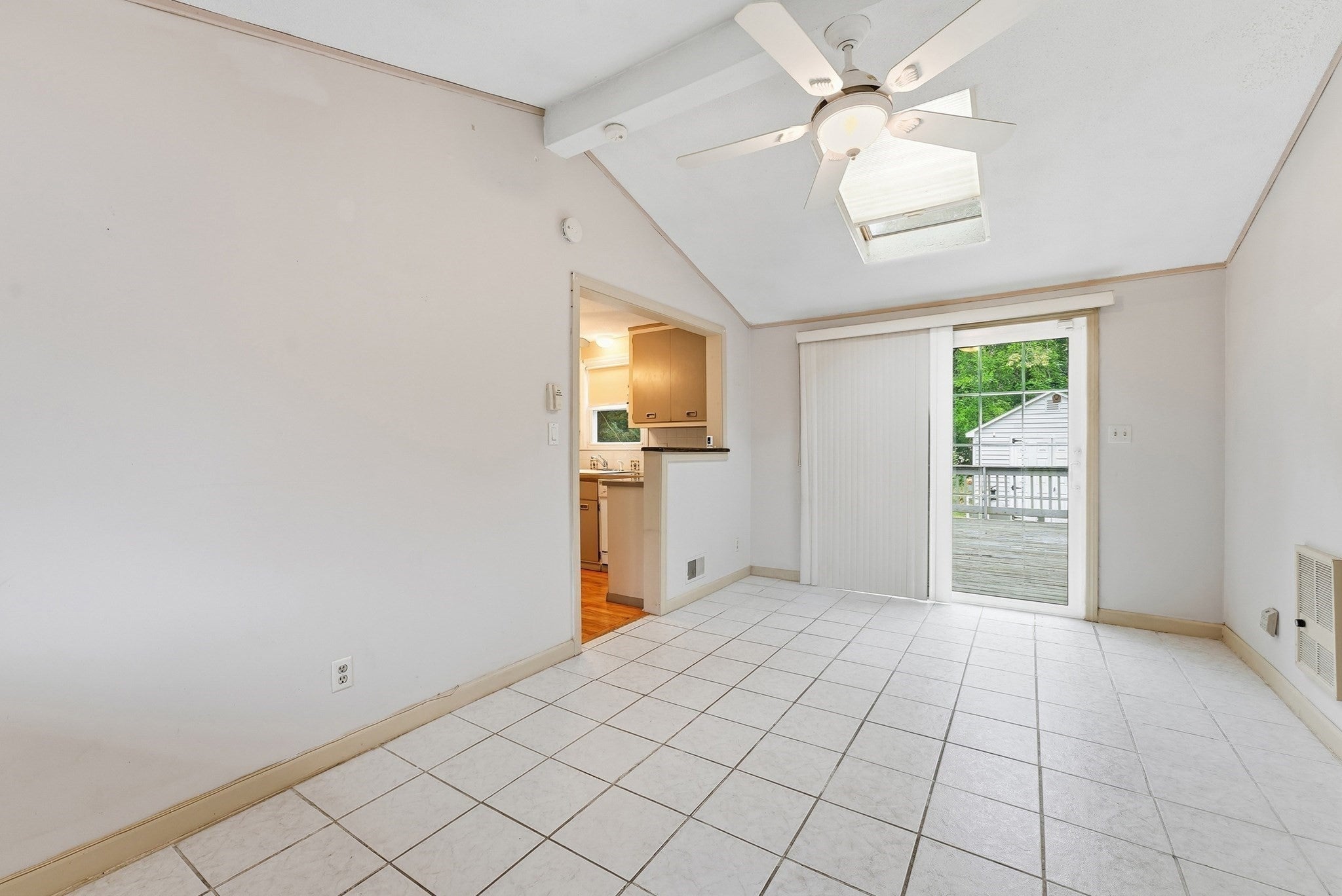 76 Fenway Dr, Springfield, MA Photo #6