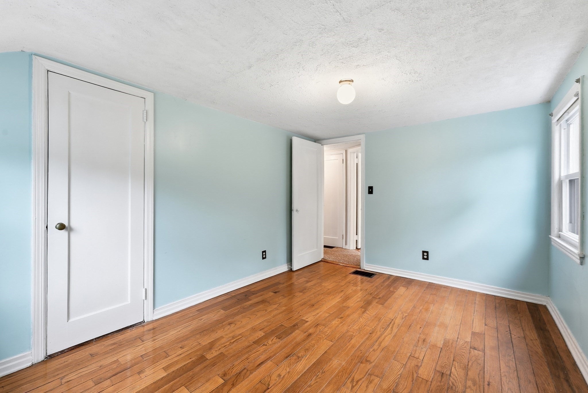 76 Fenway Dr, Springfield, MA Photo #29
