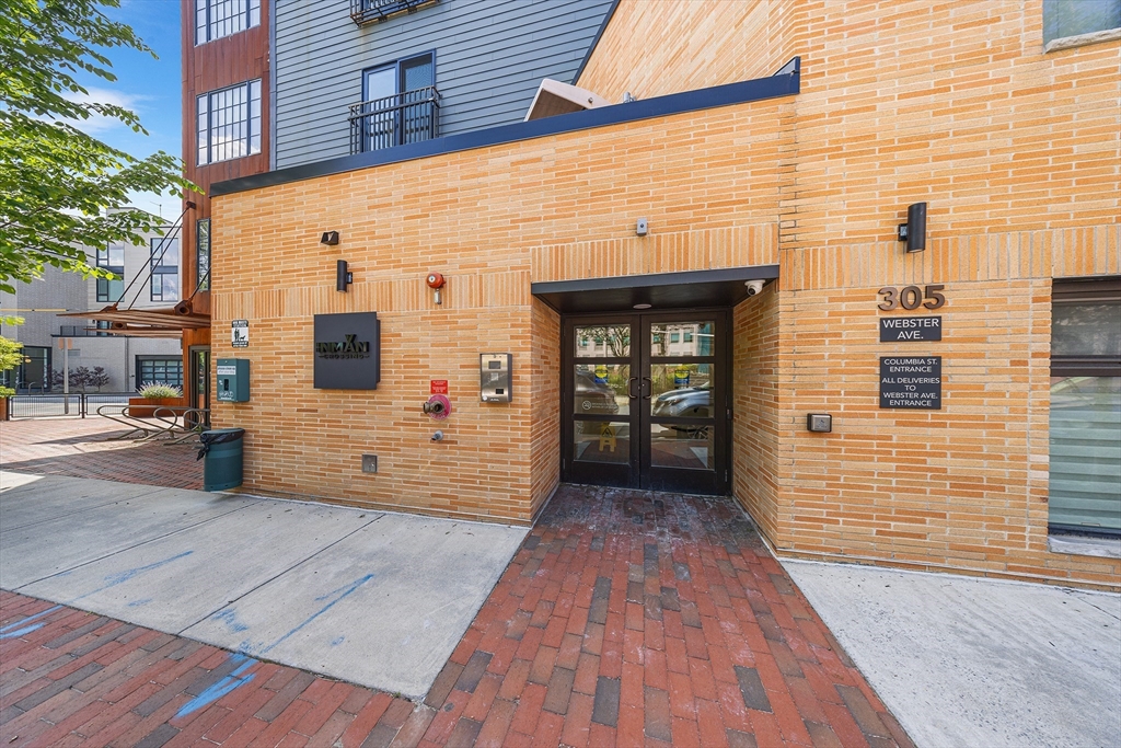 305 Webster Ave 109