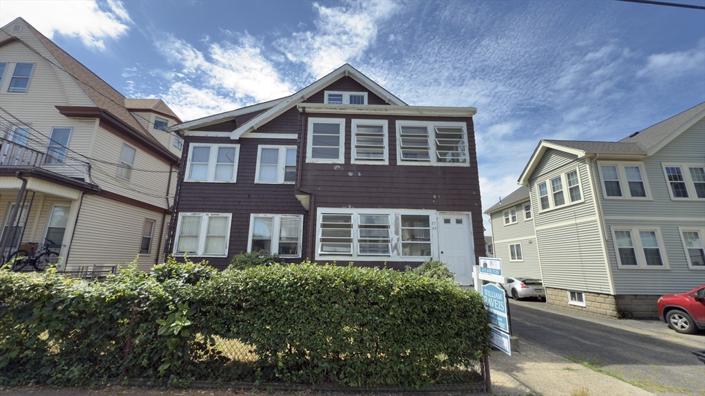 27-29 Laurel St