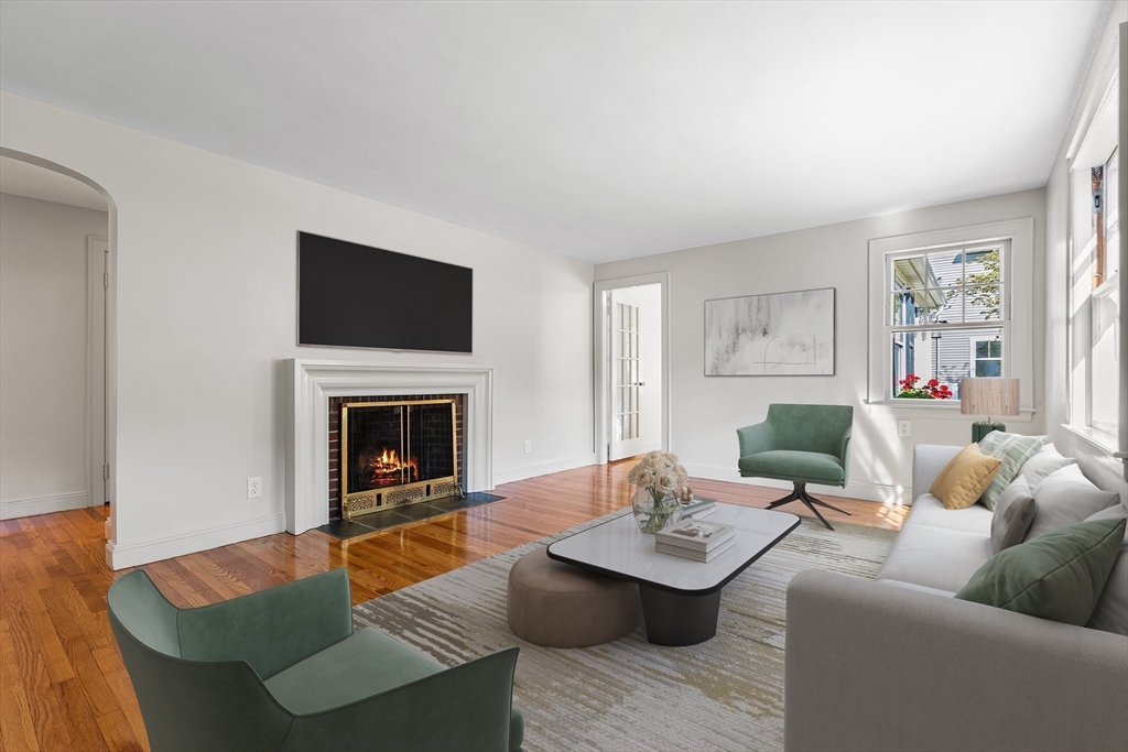 9 Locust St