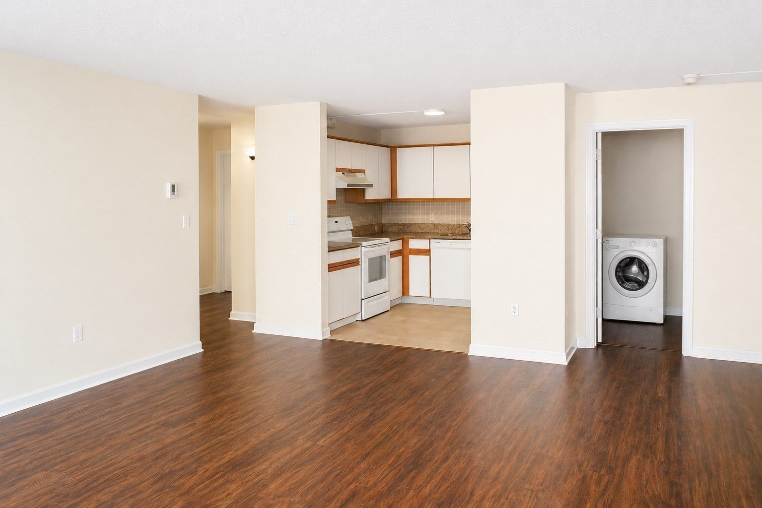 Photo of 10 Rutledge St, Worcester, MA