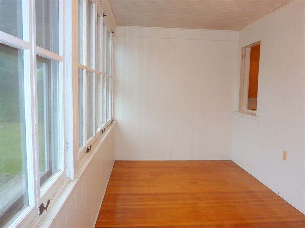 Belmont, Massachusetts 02478, United States, 2 Bedrooms Bedrooms, ,1 BathroomBathrooms,Residential,Active,253740