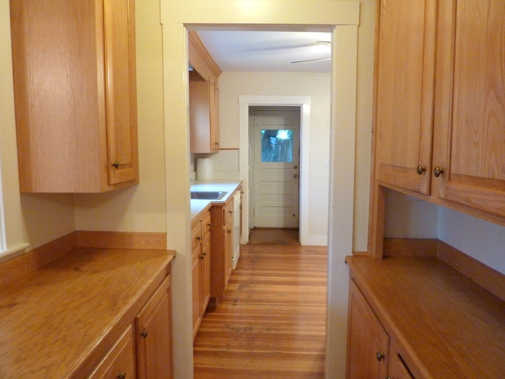 Belmont, Massachusetts 02478, United States, 2 Bedrooms Bedrooms, ,1 BathroomBathrooms,Residential,Active,253740