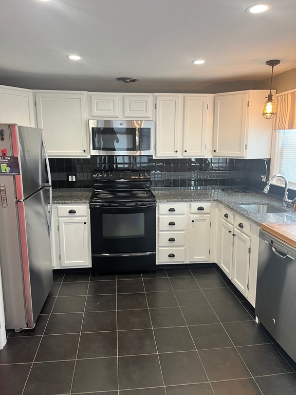77 Maryknoll St SF