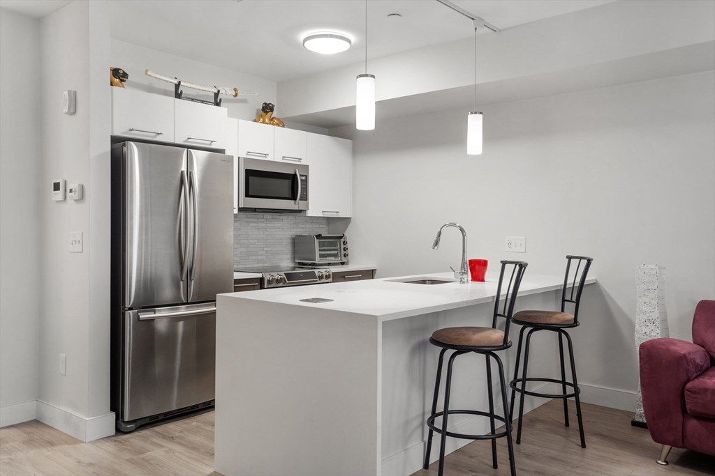70 Bremen St 207