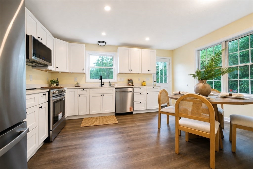 345 Laurel St 1