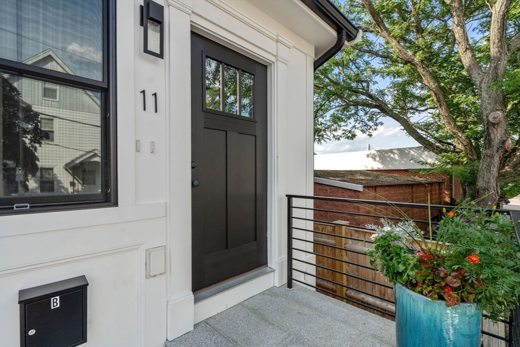 11 Macarthur Street A