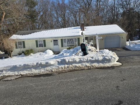 Photo of 46 Westwood Dr, Sturbridge, MA 01566 (MLS # 73478037)