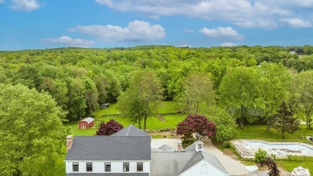 6 Hitching Post Ln