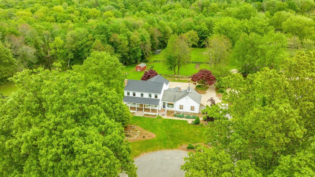 6 Hitching Post Ln