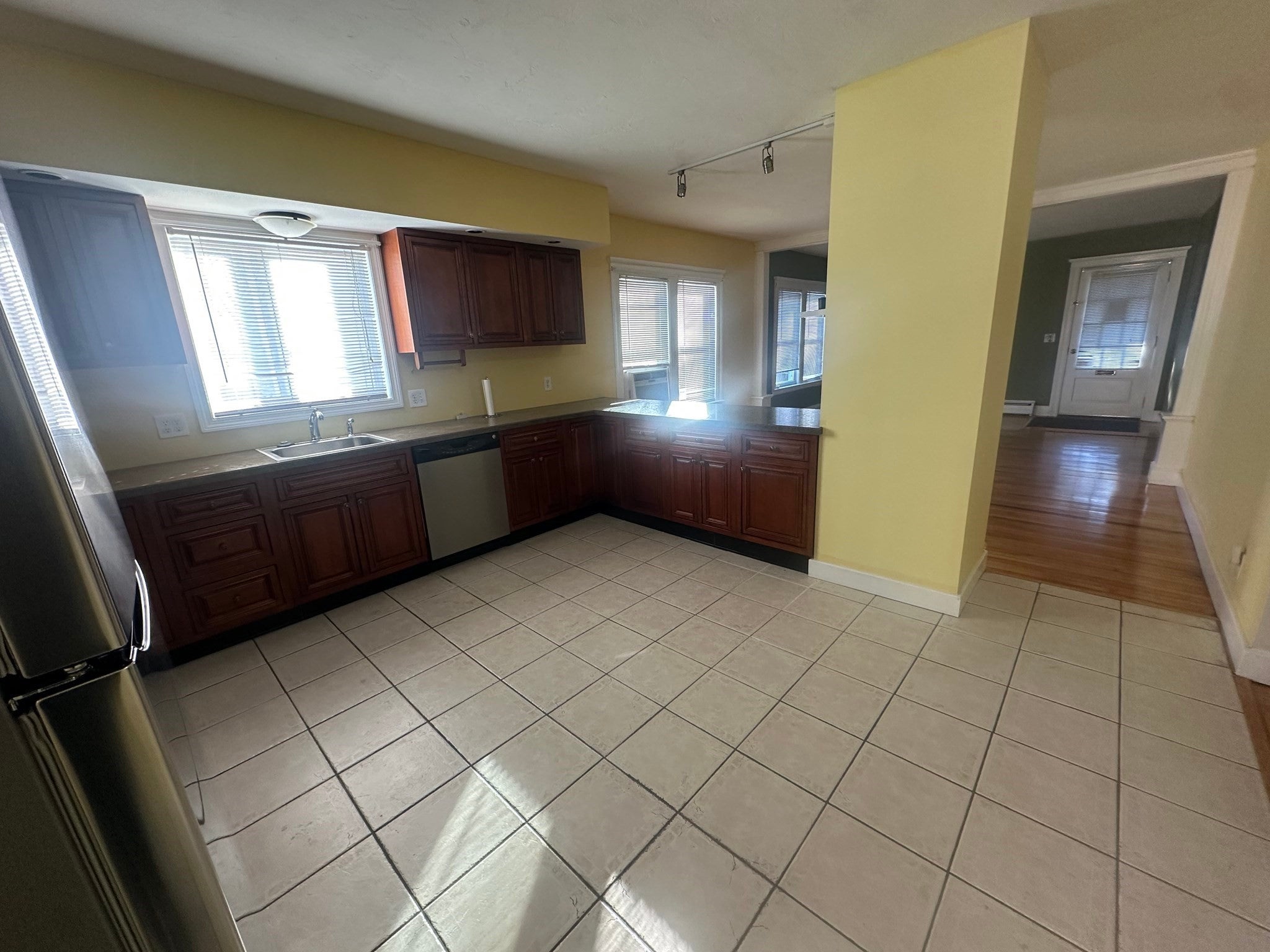 42 Ernest Ave, Worcester, MA Photo #8