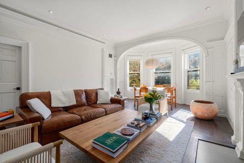 167 Commonwealth Ave 5 Boston MA 02116