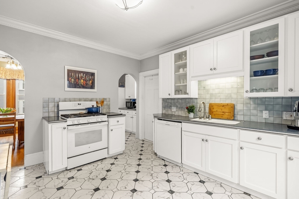 46 Warwick Street, Quincy, MA Photo #8