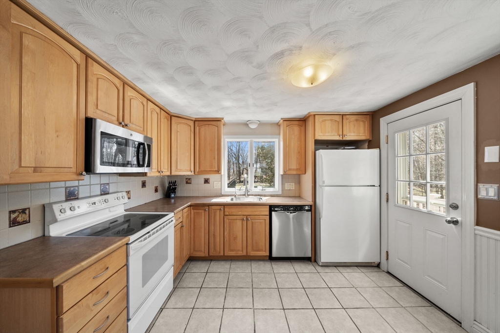 10 Hearthstone Dr