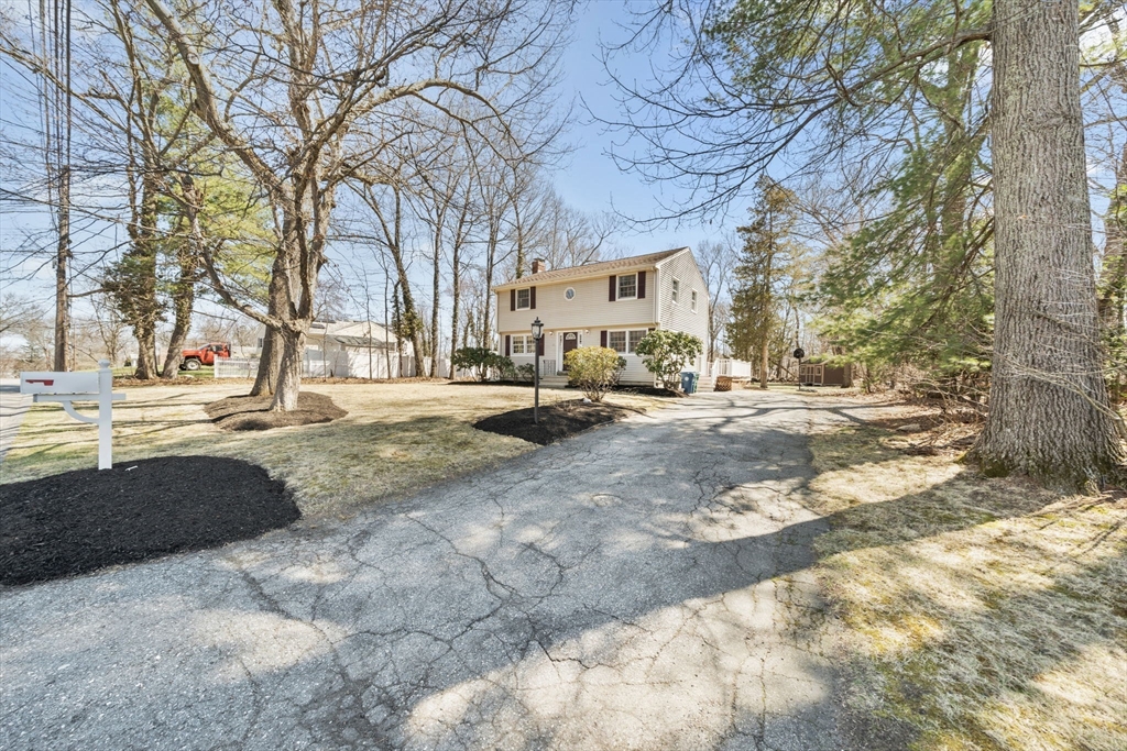 10 Hearthstone Dr