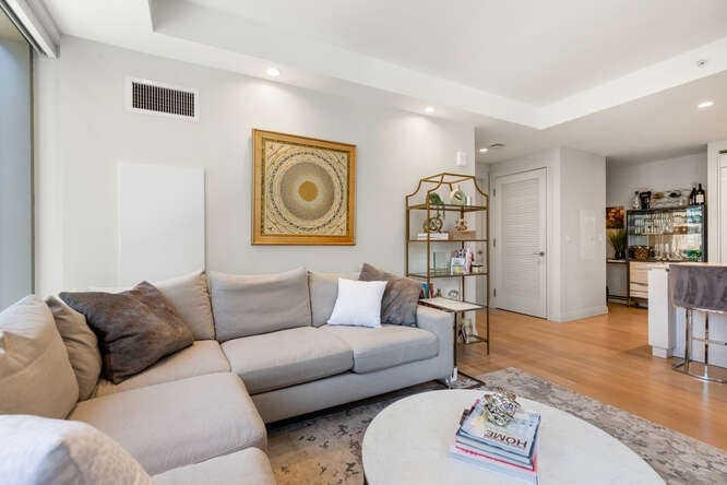 135 Seaport Blvd 905