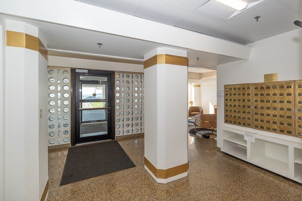 300 Lynn Shore Dr 1001