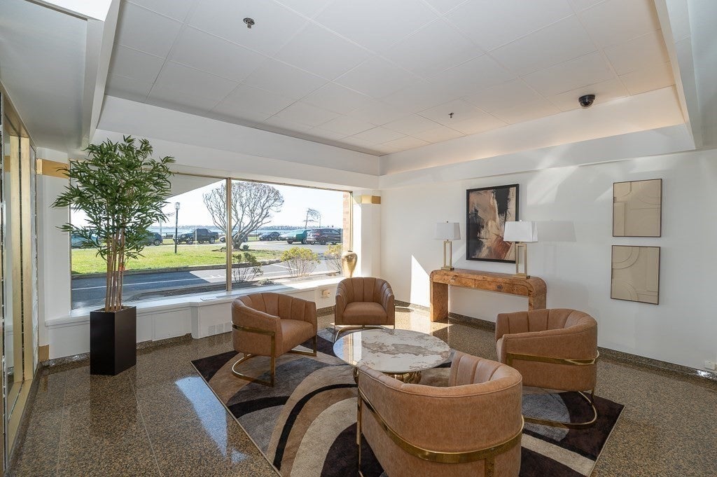 300 Lynn Shore Dr 1001