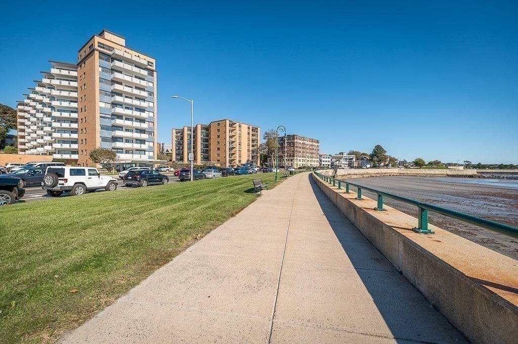 300 Lynn Shore Dr 1001