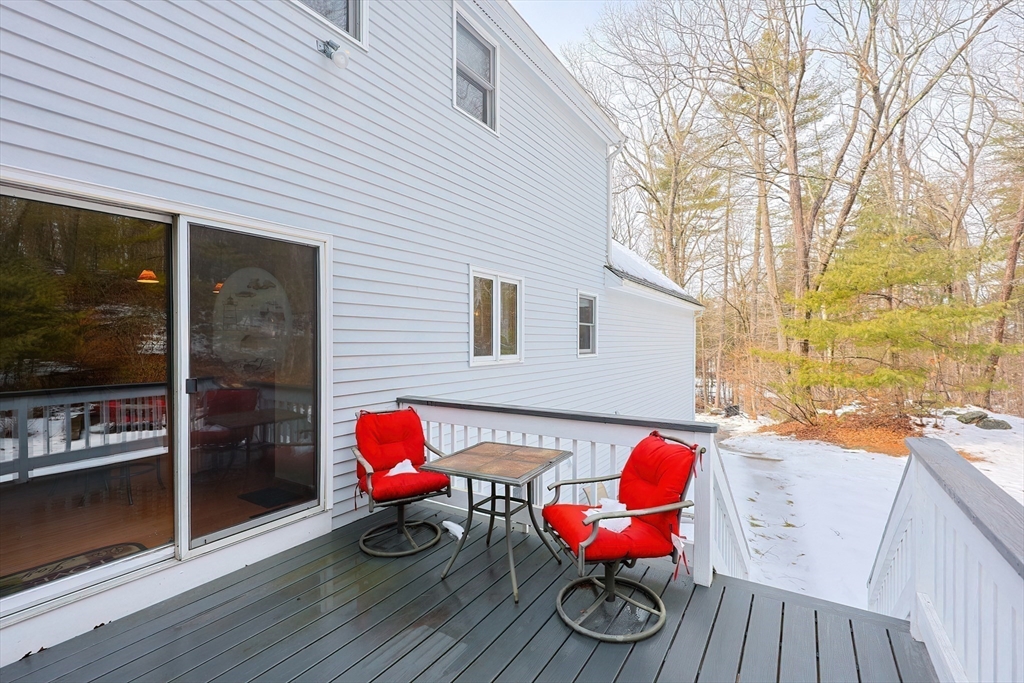 Upton, Massachusetts 01568, United States, 4 Bedrooms Bedrooms, ,3 BathroomsBathrooms,Residential,Pending,83771