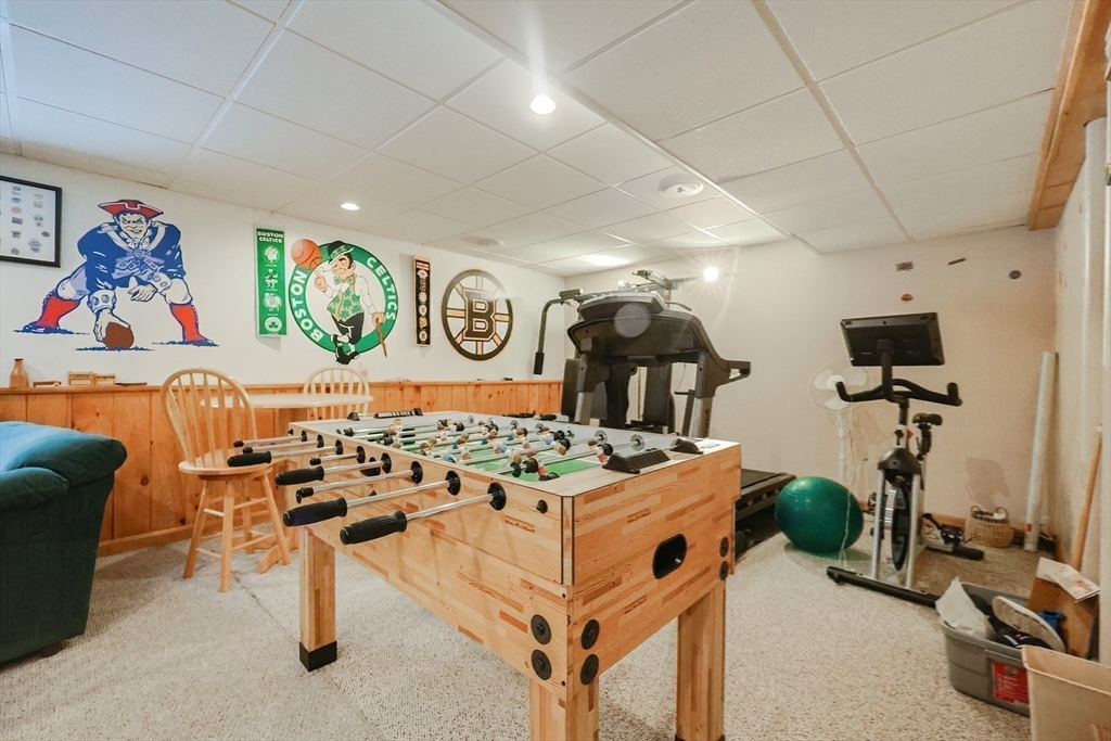 Upton, Massachusetts 01568, United States, 4 Bedrooms Bedrooms, ,3 BathroomsBathrooms,Residential,Pending,83771