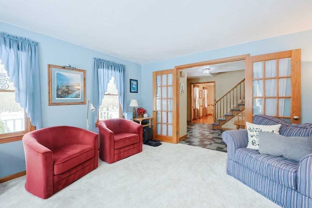 Upton, Massachusetts 01568, United States, 4 Bedrooms Bedrooms, ,3 BathroomsBathrooms,Residential,Pending,83771