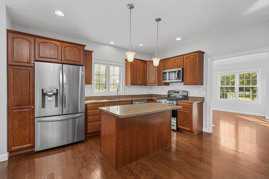 1 Neff Dr, Foxboro, MA, 1 Neff Dr, Foxboro, MA Photo #17