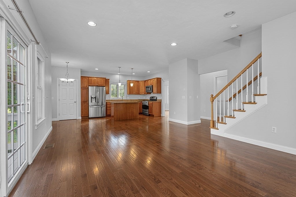 1 Neff Dr, Foxboro, MA, 1 Neff Dr, Foxboro, MA Photo #22