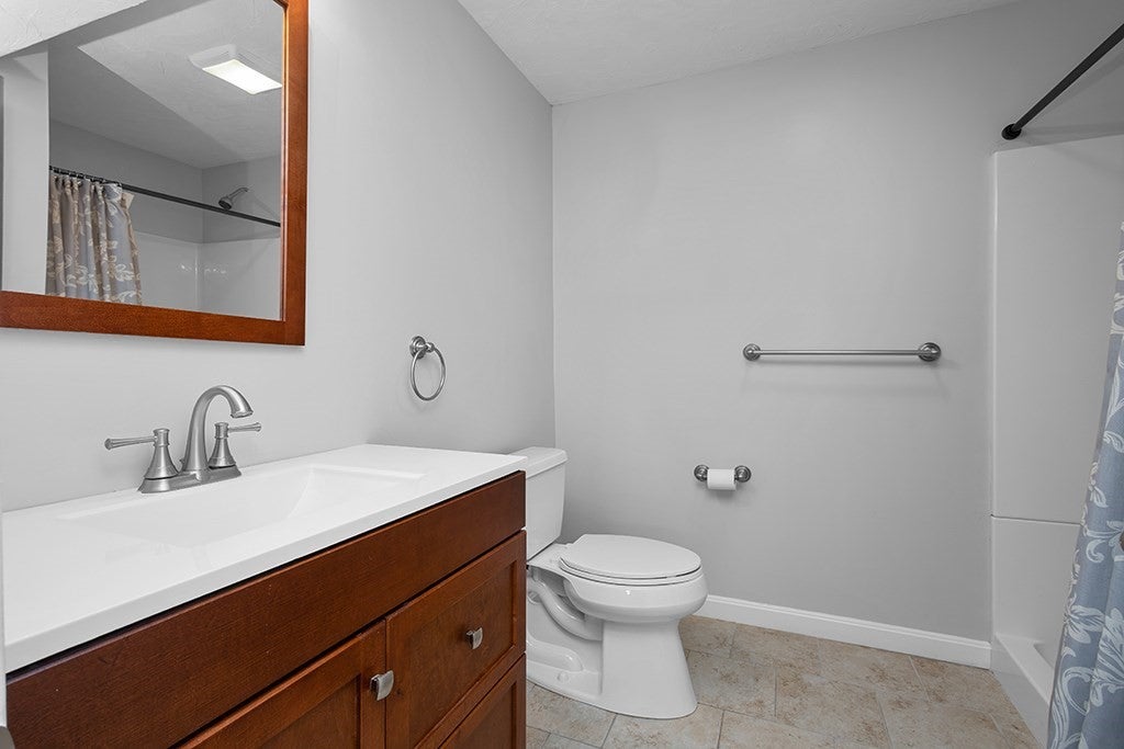 1 Neff Dr, Foxboro, MA, 1 Neff Dr, Foxboro, MA Photo #38