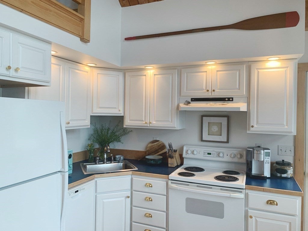 24 Columbia Way, Newbury, MA Photo #5