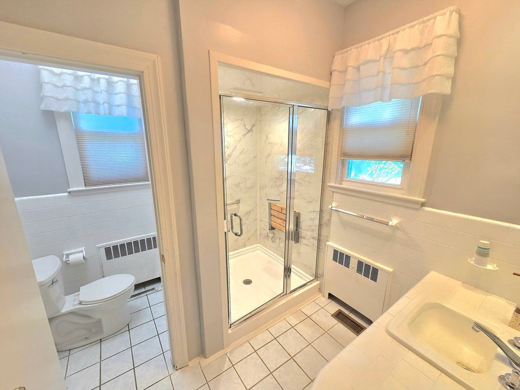 1015 Madison St, Fall River, MA Photo #28