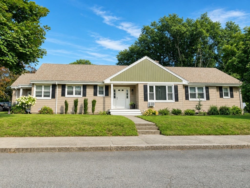 Photo of 1015 Madison St, Fall River, MA