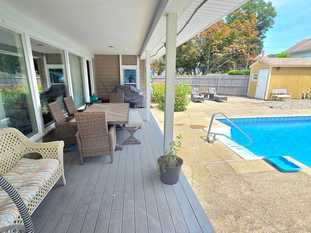 1015 Madison St, Fall River, MA Photo #31