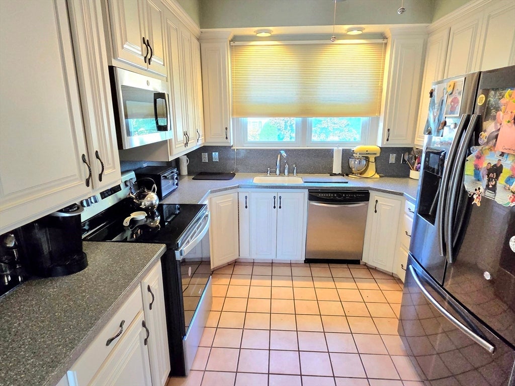 1015 Madison St, Fall River, MA Photo #19