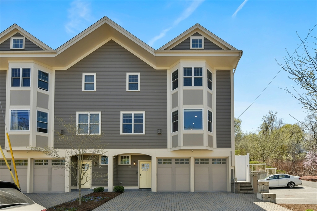 136 Newton Street 136