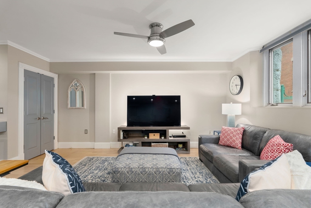 45 W Broadway 111