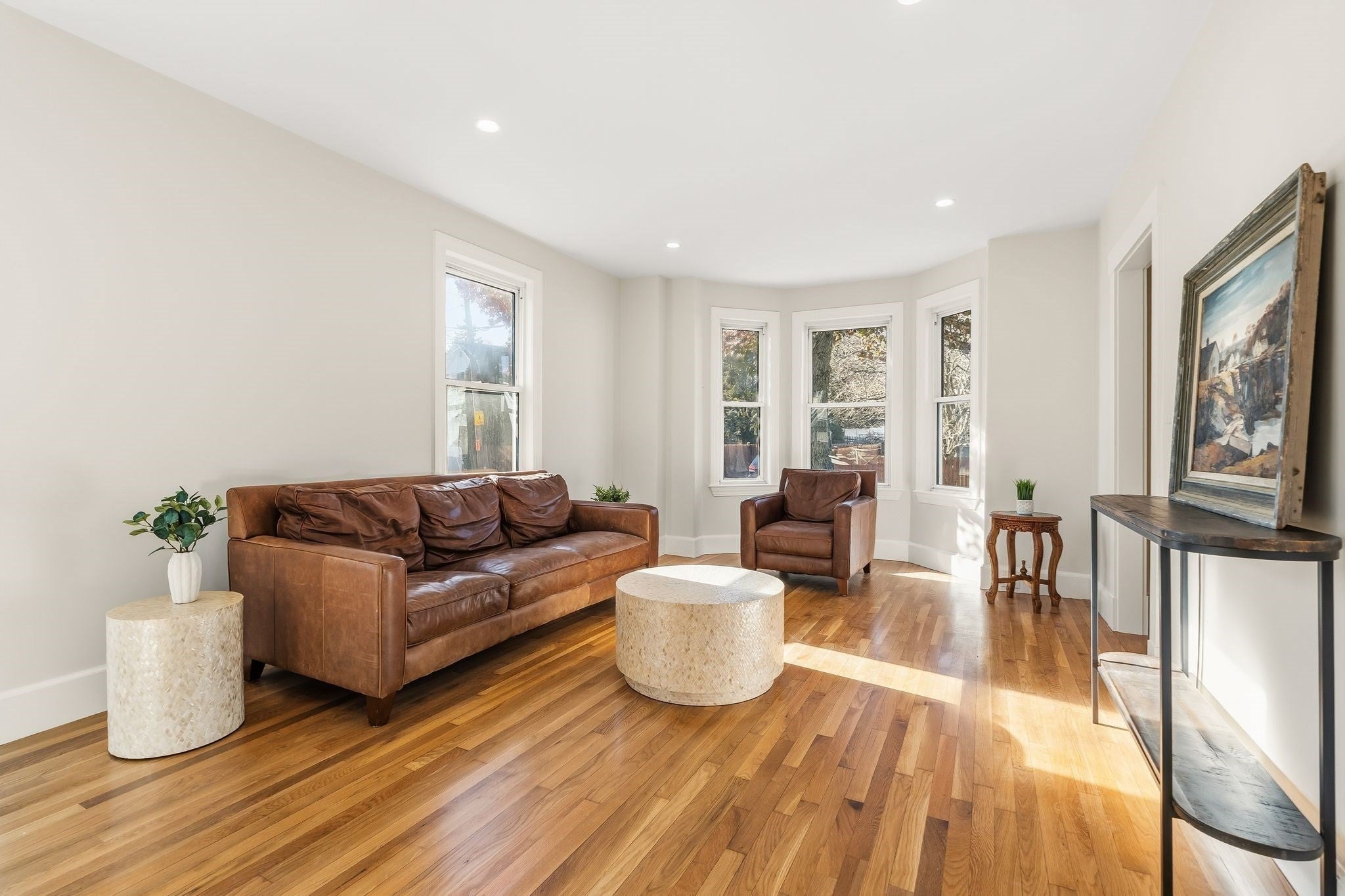 18 Balcomb St B