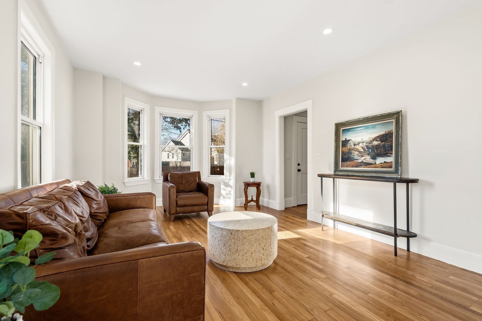 18 Balcomb St B