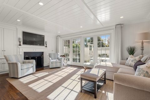 11 Oak Street 62 Wellesley MA 02482